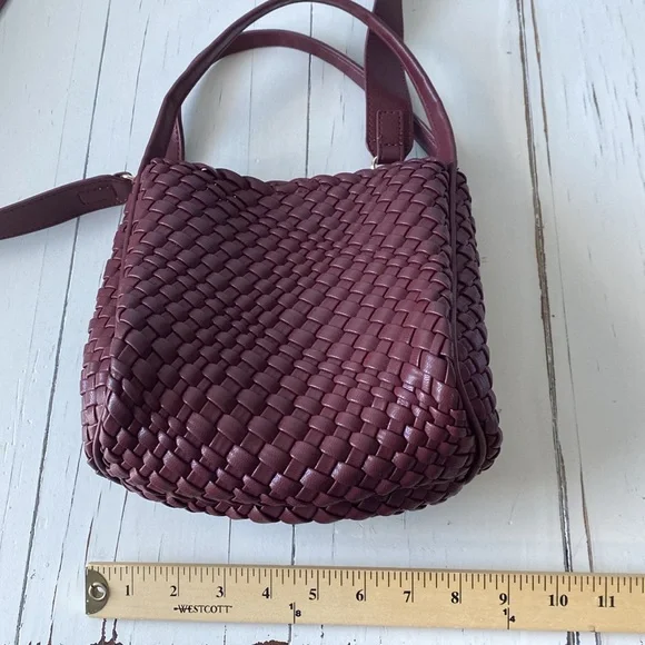 Moda Luxe Elegant Burgundy Woven Faux Leather Satchel - Picture 8 of 9